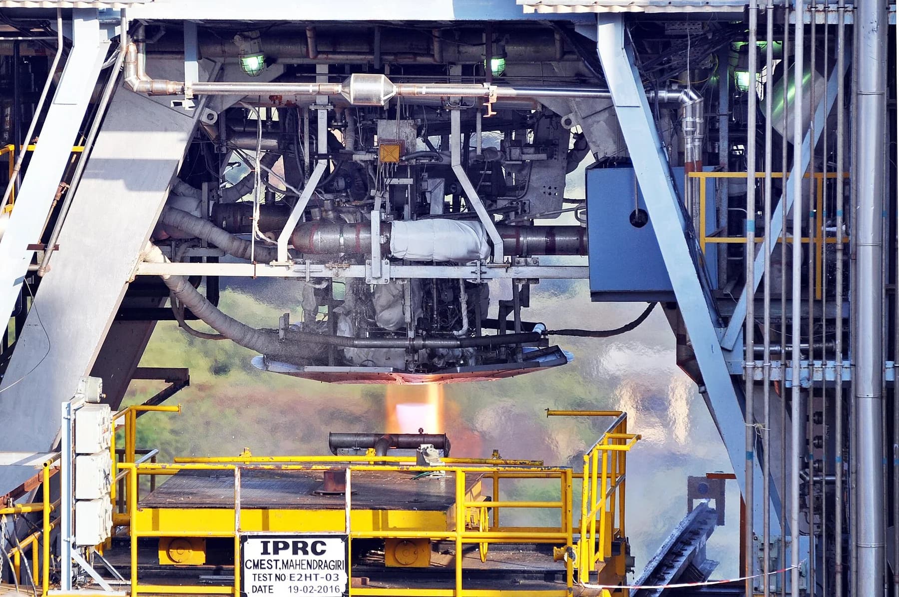 CE-20 cryogenic engine under test