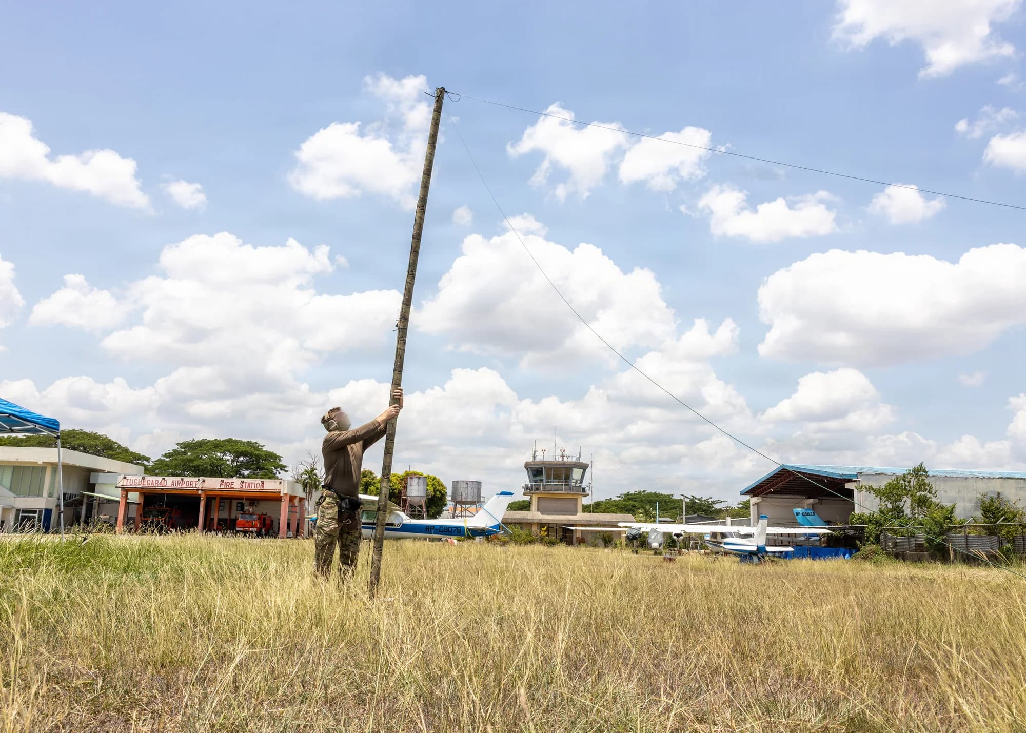 US and Philippine forces conduct a communications exercise