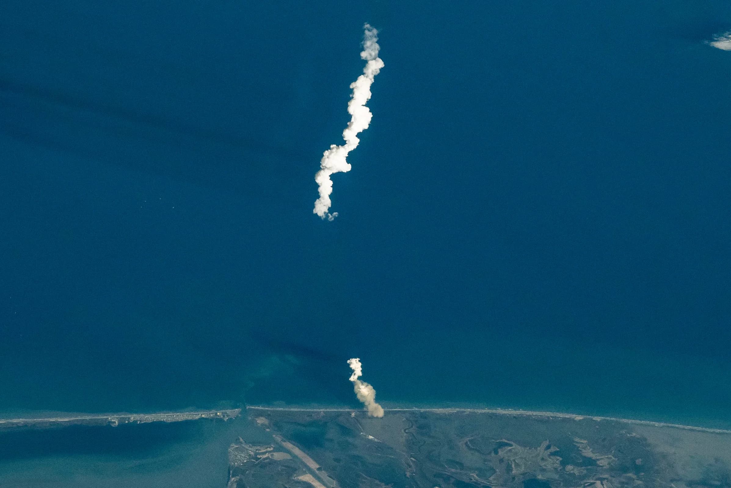 从国际空间站看到的 Starship 发射羽流